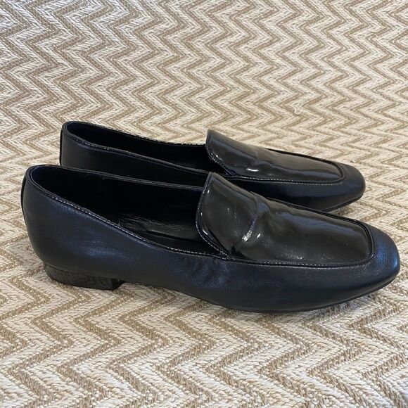 Donald Pliner “Halia” Black & Patent Leather Loafer - Picture 1 of 8